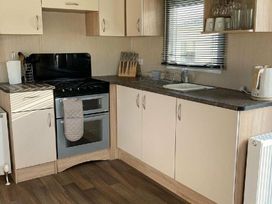Cayton Bay Caravan Park - Holiday Accommodation 15589 - North Yorkshire (incl. Whitby) - 1185782 - thumbnail photo 5