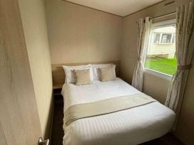 Cayton Bay Caravan Park - Holiday Accommodation 15589 - North Yorkshire (incl. Whitby) - 1185782 - thumbnail photo 6