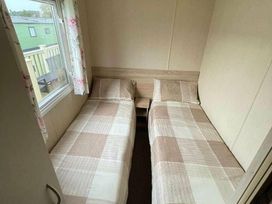 Cayton Bay Caravan Park - Holiday Accommodation 15589 - North Yorkshire (incl. Whitby) - 1185782 - thumbnail photo 8