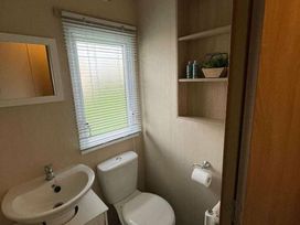 Cayton Bay Caravan Park - Holiday Accommodation 15589 - North Yorkshire (incl. Whitby) - 1185782 - thumbnail photo 11