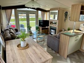 Marton Mere Holiday Village - Holiday Accommodation 15602 - Lake District - 1185786 - thumbnail photo 6