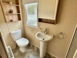 Marton Mere Holiday Village - Holiday Accommodation 15602 - Lake District - 1185786 - thumbnail photo 9