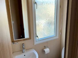Marton Mere Holiday Village - Holiday Accommodation 15602 - Lake District - 1185786 - thumbnail photo 19