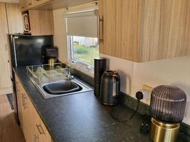 Lyons Winkups and Primrose - Holiday Accommodation 15610 - North Wales - 1185789 - thumbnail photo 4