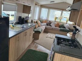 Lyons Winkups and Primrose - Holiday Accommodation 15610 - North Wales - 1185789 - thumbnail photo 12