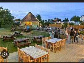 Southview Holiday Park - Holiday Accommodation 15619 - Lincolnshire - 1185791 - thumbnail photo 12