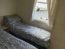 Happy Days Caravan Park - Holiday Accommodation 15636 - North Wales - 1185793 - thumbnail photo 9