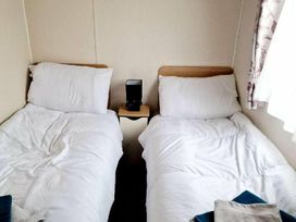 Primrose Valley Holiday Park - Holiday Accommodation 15637 - North Yorkshire (incl. Whitby) - 1185794 - thumbnail photo 6