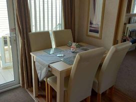 Happy Days Caravan Park - Holiday Accommodation 15697 - North Wales - 1185807 - thumbnail photo 4