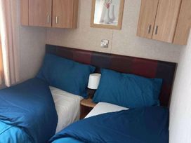 Happy Days Caravan Park - Holiday Accommodation 15697 - North Wales - 1185807 - thumbnail photo 5