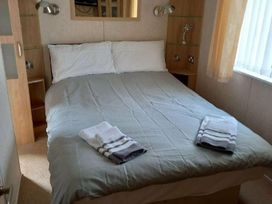 Happy Days Caravan Park - Holiday Accommodation 15697 - North Wales - 1185807 - thumbnail photo 6