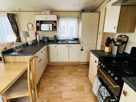 Marine Holiday Park - Holiday Accommodation 15712 - North Wales - 1185812 - thumbnail photo 3