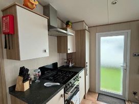 Marine Holiday Park - Holiday Accommodation 15712 - North Wales - 1185812 - thumbnail photo 4