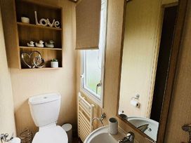 Marine Holiday Park - Holiday Accommodation 15712 - North Wales - 1185812 - thumbnail photo 8