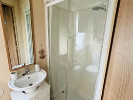 Marine Holiday Park - Holiday Accommodation 15712 - North Wales - 1185812 - thumbnail photo 9