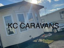 Happy Days Caravan Park - Holiday Accommodation 15713 - North Wales - 1185813 - thumbnail photo 1