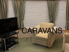 Happy Days Caravan Park - Holiday Accommodation 15713 - North Wales - 1185813 - thumbnail photo 3