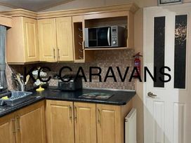 Happy Days Caravan Park - Holiday Accommodation 15713 - North Wales - 1185813 - thumbnail photo 5