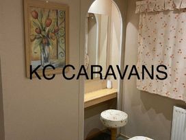 Happy Days Caravan Park - Holiday Accommodation 15713 - North Wales - 1185813 - thumbnail photo 13