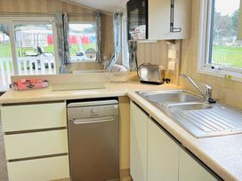 Wild Duck Holiday Park - Holiday Accommodation 15726 - Norfolk - 1185815 - thumbnail photo 6