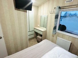 Wild Duck Holiday Park - Holiday Accommodation 15726 - Norfolk - 1185815 - thumbnail photo 11