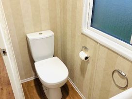 Wild Duck Holiday Park - Holiday Accommodation 15726 - Norfolk - 1185815 - thumbnail photo 14
