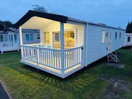 Wild Duck Holiday Park - Holiday Accommodation 15726 - Norfolk - 1185815 - thumbnail photo 16