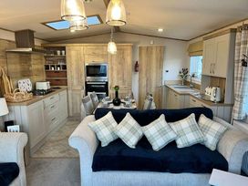 Trecco Bay - Holiday Accommodation 15729 - Somerset & Wiltshire - 1185817 - thumbnail photo 1