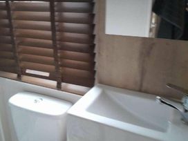 Trecco Bay - Holiday Accommodation 15729 - Somerset & Wiltshire - 1185817 - thumbnail photo 13