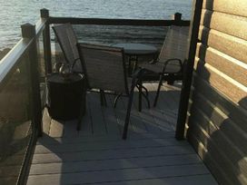 Trecco Bay - Holiday Accommodation 15729 - Somerset & Wiltshire - 1185817 - thumbnail photo 16