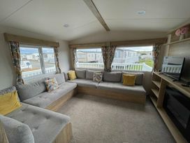 Greenacres Holiday Park - Holiday Accommodation 15761 - North Wales - 1185824 - thumbnail photo 13