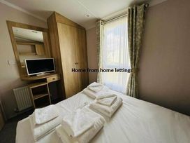 Tattershall Lakes Country Park - Holiday Accommodation 15788 - Lincolnshire - 1185832 - thumbnail photo 6