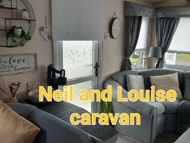 Happy Days Caravan Park - Holiday Accommodation 15806 - North Wales - 1185835 - thumbnail photo 9