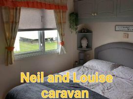Happy Days Caravan Park - Holiday Accommodation 15806 - North Wales - 1185835 - thumbnail photo 11