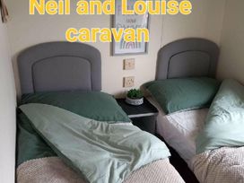 Happy Days Caravan Park - Holiday Accommodation 15806 - North Wales - 1185835 - thumbnail photo 12