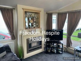 Lyons Robin Hood - Holiday Accommodation 15838 - North Wales - 1185841 - thumbnail photo 2