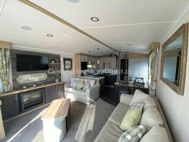 Caister Holiday Park - Holiday Accommodation 15858 - Norfolk - 1185848 - thumbnail photo 4