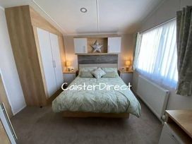 Caister Holiday Park - Holiday Accommodation 15858 - Norfolk - 1185848 - thumbnail photo 7