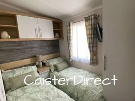 Caister Holiday Park - Holiday Accommodation 15858 - Norfolk - 1185848 - thumbnail photo 9