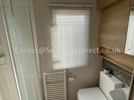 Caister Holiday Park - Holiday Accommodation 15858 - Norfolk - 1185848 - thumbnail photo 10