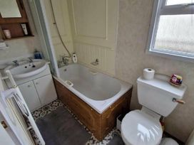 Clarach Bay Holiday Village - Holiday Accommodation 15868 - Mid Wales - 1185851 - thumbnail photo 6