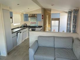Church Farm Holiday Village - Holiday Accommodation 15894 - Hampshire - 1185857 - thumbnail photo 7