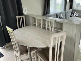 Church Farm Holiday Village - Holiday Accommodation 15894 - Hampshire - 1185857 - thumbnail photo 8