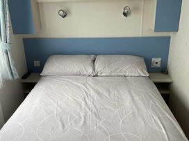 Church Farm Holiday Village - Holiday Accommodation 15894 - Hampshire - 1185857 - thumbnail photo 13