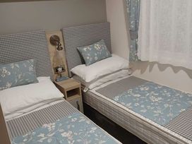 Pendine Sands - Holiday Accommodation 15898 - South Wales - 1185859 - thumbnail photo 2