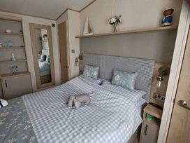 Pendine Sands - Holiday Accommodation 15898 - South Wales - 1185859 - thumbnail photo 4