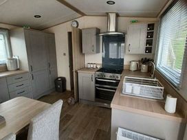 Pendine Sands - Holiday Accommodation 15898 - South Wales - 1185859 - thumbnail photo 9