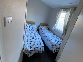 Trecco Bay - Holiday Accommodation 15908 - Somerset & Wiltshire - 1185862 - thumbnail photo 8