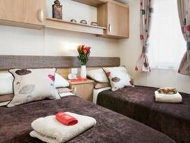 Hopton Holiday Village - Holiday Accommodation 1593 - Suffolk & Essex - 1185869 - thumbnail photo 6