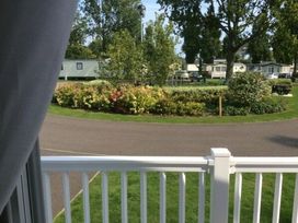 Hopton Holiday Village - Holiday Accommodation 1593 - Suffolk & Essex - 1185869 - thumbnail photo 7